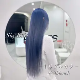 「✨ケアブリーチ使用✨】ダメージ94%減🩵傷みが気になる方へ🩵ブリーチありWカラー➕ヘッドスパ&コテ巻きお仕上げ付き