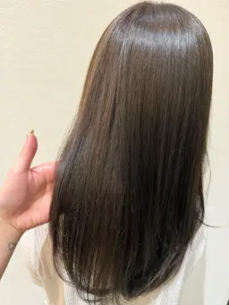 🌫️カラー🌫️【🌿白髪を活かしてヘアカラーお洒落を楽しみませんか🌿】