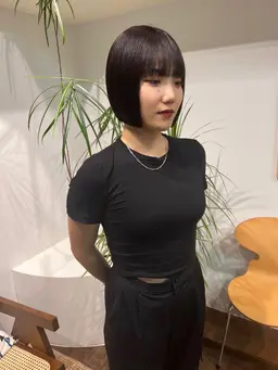 ボブカット+ストレートパーマ