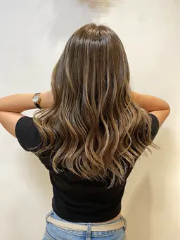 【🍼平日限定🍼】《🌈ダブルカラー🌈》🧸人気のハイライトブリーチ+カラーで印象的なヘアカラーに🧸※カット無し