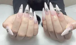 チップ長いだし+ミラ＆スートン＆ワンカラアートやり\パーツつけ放題 (8本まで)+オフのみ無料