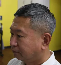 白髪ぼかし➕カット💈希望がございましたら、お時間を無駄にせず放置時間中も顔剃りも追加出来ます！※眉毛のみも可