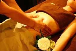 5周年記念‼️便秘やお腹が気になる貴方へ✩.*˚腸美人オイルトリートメント60分(全身身体整体付き)