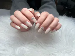 持ち込みデザイン4本アートし放題