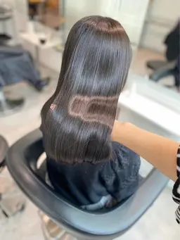 【平日限定クーポン】💎美髪縮毛矯正💎+トレンドカット✂️＋オリジナルトリートメント🫧＋炭酸泉spa