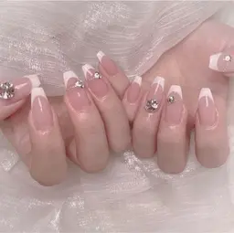 王道🥀フレンチネイル💅(オフ無料ケア込み)