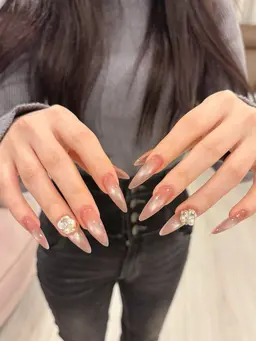 チップ長さだしワンカラー、マグネット、フラッシュ、ラメ★パーツ2個付き