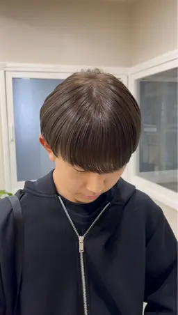 メンズカット＋透明感カラー｜大人っぽい垢抜けカラー