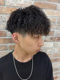 🎄12/25🎄限定プレゼント🎁メンズカット＋パーマ¥5500