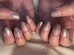 『4/7 . 4/9 11:30〜☆ハンドジェル☆オフなしラメグラ💅(※亀裂直し、長さだし不可)』