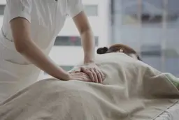 全身うつ伏せ揉みほぐし40分