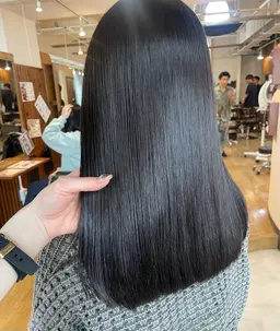 カット＋縮毛矯正＋グローバルミルボントリートメント🤍