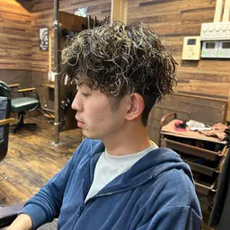 🍋‍🟩人気No.3🍋‍🟩メンズカット+ハイライト（ブリーチ）+高保湿トリートメント+眉カット