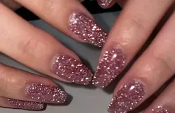 大人気フラッシュネイル　初回オフ無料