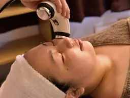 たるみやほうれい線のお悩みに【お顔すっきりリフトアップフェイシャル】50分