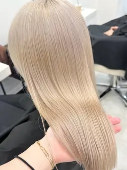 【🍓No.1メニュー🍓】《U35限定》ブリーチリタッチ+ カラー +Aujuaトリートメント🧸🪐-メンズ大歓迎-