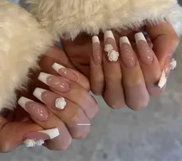 🎀🉐チッブ長さ出し+パーツ２個🎀🉐フレンチ