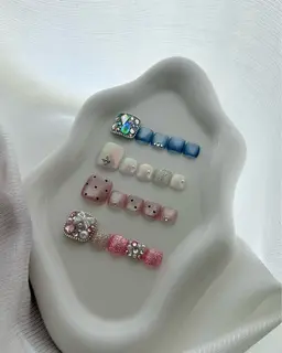 《オフ無料フットバスケア付》フットネイル💜定額デザイン