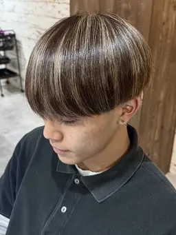 癖・うねりを改善してナチュラルなストレートヘア。曲がる縮毛矯正も🉑お任せください❗️(カット +縮毛矯正)