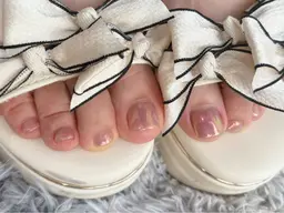 うるつやフット🫧オーロラミラー🫧甘皮ケア付き