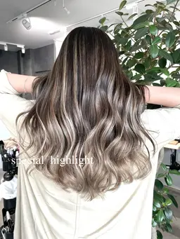 ✨🍎カット×アディクシーカラー🍎✨-驚きの発色で流行りのカラーに-