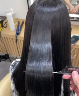 【✨ブリーチ毛でも叶う美髪艶カラー✨】カット＋ブリーチ縮毛矯正＋透明感カラー＋高濃度トリートメント髪質改善