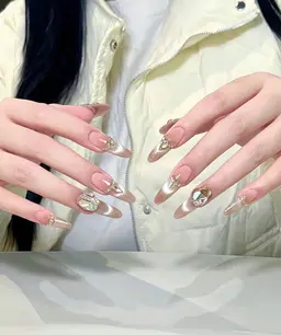 シンプルデザイン➕スカルプ➕パーツつけ放題