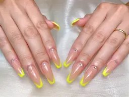 【ハンド】🩷チップスカルプフレンチベースあり🩷フレンチならなんでもokロス発高級チップ