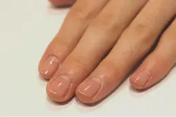 ハンドケア＊¥ 5000甘皮ケア（ウォーターケア）＋爪磨き（使用したシャイナープレゼント）