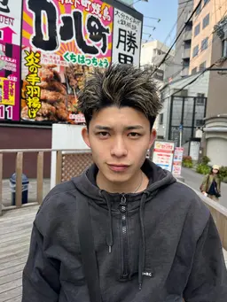 メンズ限定メッシュカラー⭐️カット＋ハイライトカラー＋ナノトリートメント付きで7000円👑メンズ指名全店No.1👑