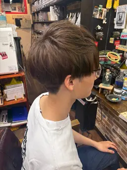 【メンズ限定🕴️19:00以降‼️】カット✂️⚠️担当《アリス限定メニュー》の為休みの場合別日になります⚠️現金のみ