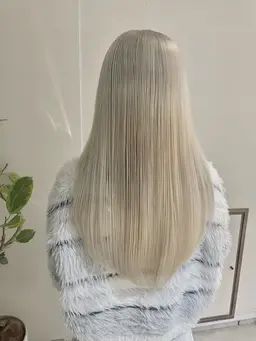 【初カラーにおすすめ🩵憧れのハイトーンに💘】２ブリーチ➕オンカラー