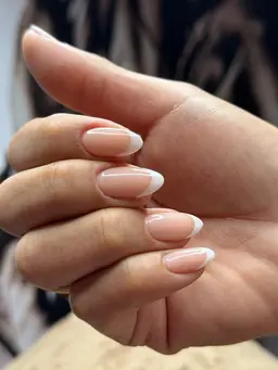 フレンチ(ベースカラー込み、ストーン10粒まで)