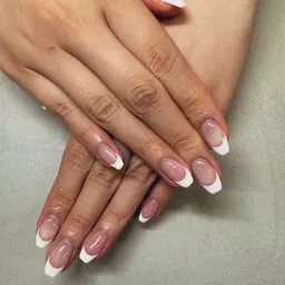 オフ無🪻フレンチネイル