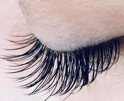 ♡目元の撮影可能なモデル様の限定価格♡つけ放題♡  Wフラットラッシュまたはフラットラッシュシングルに変更も可能♡2月迄