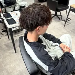 【 平日限定価格‼️ 】men'sカット＋ツイストスパイラルケアパーマ＋専用トリートメント✨️