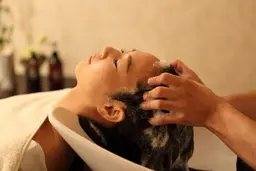 【🫧仕事終わりリラックスしたい方🫧】　　🍃頭皮クレイジング付き🍃20分ヘッドスパ（3960円）