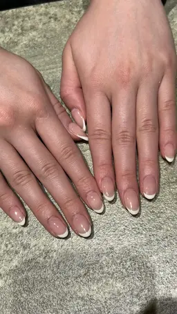 フレンチネイル(ストーン別途でつけられます🌟)