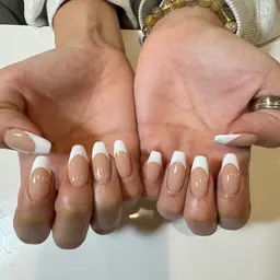 期間限定🉐<チップ長さだし10本> HAND フレンチ　¥10500 (パーツ2個プレゼント)オフ込み