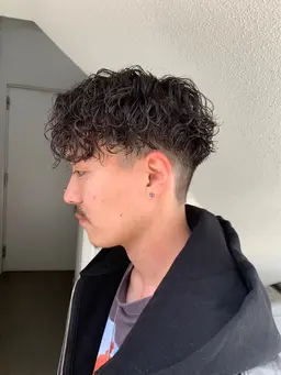 【✨大人の雰囲気が好きな方✨】✂️メンズカット+スパイラルパーマ✂️ 🔥お仕事で前髪あげる方にも🙆♂️🔥