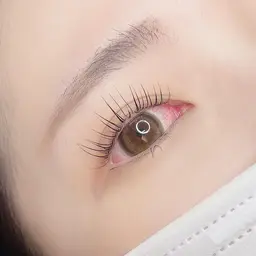 【選べるラッシュリフト】まつ毛パーマorパリジェンヌラッシュリフト☆キューティクルケア&美容液仕上げでキレイ長持ち☆