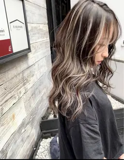 2月から💁♂️✨カット コントラストハイライト💋ケアブリーチ込み