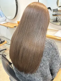 酸性ストレート×透明感カラー×うる艶トリートメント🫧🤍🪽