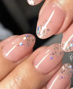 先端キラキラネイル