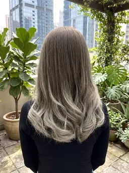 〔ブリーチデザインカラー🌟（グラデーション、インナーカラーなど）🌿〕ケアブリーチ&デザインカラー&ナノスチームTr