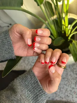 ハンドフレンチネイル🤍オフケア込み