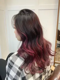 カット+ハイライトのメニューになります《ホイル枚数​〜​10枚》3300円    《ホイル枚数10枚​〜​》5500円