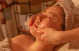 ◆ご新規様限定◆肌質ケア・小顔・フェイスラインケア・エイジングケア 顔筋フェイシャル　マスクで疲れた肌にも◎ 70分