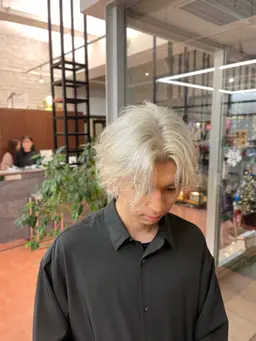 ブリーチ込み［ケアブリーチ］ヘアカラー　ミニモ予約特典オージュアトリートメント無料施術