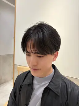 韓国センターパートカット＋ダウンパーマ【メンズ限定・撮影可能な方・前髪が目の下位まである方・ブリーチされていない方限定】